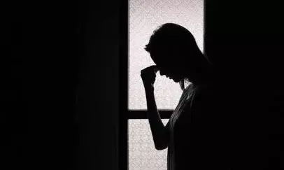 യുവതിയോട് മോശമായി പെരുമാറി; ലൈംഗിക ചുവയോടെ സംസാരിച്ചു; ദൃശ്യങ്ങൾ ഫോണിൽ പകർത്തി; കേസിൽ എക്സൈസ് ഇൻസ്‌പെക്ടർ പിടിയിൽ; സംഭവം ആലുവയിൽ