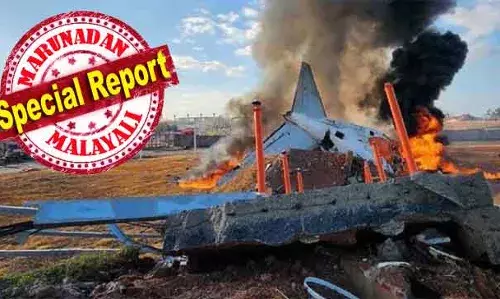 ലാന്‍ഡിങ്ങിനിടെ വേലിയില്‍ ഇടിച്ച് പൊട്ടിത്തെറിച്ച ദക്ഷിണ കൊറിയന്‍ വിമാനം; മുവാനിലെ തീ ഗോളത്തില്‍ ജീവന്‍ പോയത് 29 പേര്‍ക്ക്; നിരവധി പേരുടെ നില ഗുരുതരം; റഷ്യയെ പ്രതിക്കൂട്ടിലാക്കിയ അസര്‍ബൈജാന്‍ വിമാന ദുരന്തത്തിന് തൊട്ടു പിന്നാലെ മറ്റൊരു ദുരന്തം; ജെജു എയര്‍ലൈന്‍സിനെ തകര്‍ത്തത് പക്ഷിക്കൂട്ടമോ അതോ ഉത്തരകൊറിയന്‍ അട്ടിമറിയോ?