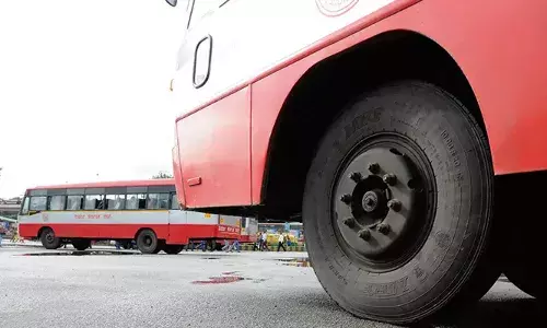 കെ.എസ്.ആര്‍.ടി.സി. ഇലക്ട്രിക് ബസുകളുടെ ടയറുകള്‍ കൂട്ടത്തോടെ കേടാകുന്നു; റീട്രെഡിങിലെ പാളിച്ചയെന്ന് റിപ്പോര്‍ട്ട്