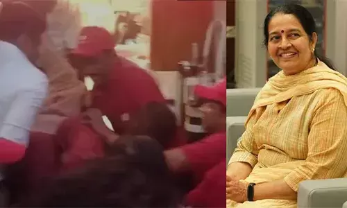 ഉമ തോമസിന്റെ നില ഗുരുതരമായി തുടരുന്നു; വെന്റിലേറ്ററില്‍ പ്രവേശിപ്പിച്ചതായി ആശുപത്രി അധികൃതര്‍;  ഒരു നിലയോളം ഉയരത്തില്‍ നിന്നും തലയിടുച്ചു വീണതില്‍ ആശങ്ക; മെഡിക്കല്‍ ടീമിന്റെ നേതൃത്വത്തില്‍ പരിശോധനകള്‍ തുടരുന്നു; അപ്രതീക്ഷിത അപകടവാര്‍ത്ത അറിഞ്ഞ ആശങ്കയില്‍ കോണ്‍ഗ്രസ് പ്രവര്‍ത്തകര്‍