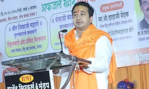 കേരളം ഒരു മിനി പാക്കിസ്ഥാനാണ്;  അതുകൊണ്ടാണ് രാഹുലും പ്രിയങ്കയും അവിടെനിന്നു ജയിച്ചത്;  പ്രിയങ്ക ഗാന്ധിക്ക് വോട്ടു ചെയ്തത് കേരളത്തിലെ ഭീകരര്‍ മാത്രമാണെന്നും മഹാരാഷ്ട്ര മന്ത്രി