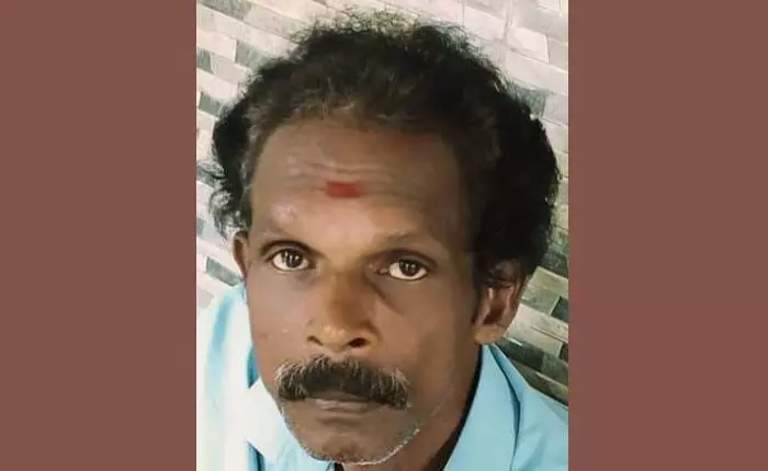 കുടിക്കാന് വെള്ളം ചോദിച്ചെത്തി വയോധികയുടെ മാല പറിച്ചോടി; മോഷ്ടാവിനെ നാട്ടുകാര് പിടികൂടി പോലീസിന് കൈമാറി കുടിക്കാന് വെള്ളം ചോദിച്ചെത്തി വയോധികയുടെ മാല പറിച്ചോടി; മോഷ്ടാവിനെ നാട്ടുകാര് പിടികൂടി പോലീസിന് കൈമാറി