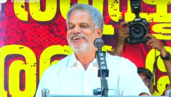 സമരം ചെയ്യാന് തെരുവെങ്കിലും വിട്ട് തരൂ; മലയില് പോയി ആരെങ്കിലും പ്രകടനം നടത്തുമോ ? കോടീശ്വരന്മാര് പാര്ലമെന്റ് കയ്യടക്കിയതോടെ അങ്ങോട്ട് പോകാന് വയ്യാതെയായി; വഞ്ചിയൂരില് റോഡില് സ്റ്റേജ് കെട്ടിയതിനെ ന്യായീകരിച്ച് വീണ്ടും എ വിജയരാഘവന് സമരം ചെയ്യാന് തെരുവെങ്കിലും വിട്ട് തരൂ; മലയില് പോയി ആരെങ്കിലും പ്രകടനം നടത്തുമോ ? കോടീശ്വരന്മാര് പാര്ലമെന്റ് കയ്യടക്കിയതോടെ അങ്ങോട്ട് പോകാന് വയ്യാതെയായി; വഞ്ചിയൂരില് റോഡില് സ്റ്റേജ് കെട്ടിയതിനെ ന്യായീകരിച്ച് വീണ്ടും എ വിജയരാഘവന്