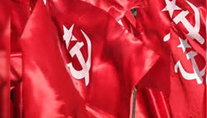 മലപ്പുറത്ത് ചെറുപ്പക്കാരെ പാര്ട്ടിയിലേക്ക് പഴയ പോലെ ആകര്ഷിക്കാന് കഴിയുന്നില്ല; സ്ത്രീ പ്രാതിനിധ്യം വര്ധിപ്പിക്കുന്നതിലും കുറവ് സംഭവിച്ചു; പോരായ്മ പരിഹരിയ്ക്കാന് പ്രത്യേക പ്രവര്ത്തന പരിപാടികള് വേണം; വിമര്ശനവുമായി ജില്ലാ സമ്മേളനത്തില് പ്രവര്ത്തന റിപ്പോര്ട്ട് മലപ്പുറത്ത് ചെറുപ്പക്കാരെ പാര്ട്ടിയിലേക്ക് പഴയ പോലെ ആകര്ഷിക്കാന് കഴിയുന്നില്ല; സ്ത്രീ പ്രാതിനിധ്യം വര്ധിപ്പിക്കുന്നതിലും കുറവ് സംഭവിച്ചു; പോരായ്മ പരിഹരിയ്ക്കാന് പ്രത്യേക പ്രവര്ത്തന പരിപാടികള് വേണം; വിമര്ശനവുമായി ജില്ലാ സമ്മേളനത്തില് പ്രവര്ത്തന റിപ്പോര്ട്ട്