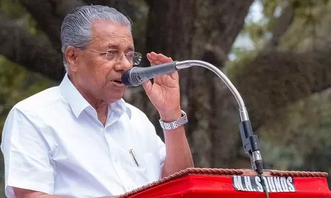 സനാതനധര്മത്തിന്റെ വക്താവല്ല ശ്രീനാരായണ ഗുരു; അത് തിരുത്താന് നേതൃത്വം നല്കിയ ആളാണ്; തന്റെ പ്രസ്താവനയില് ഉറച്ചുനില്ക്കുന്നുവെന്ന് മുഖ്യമന്ത്രി സനാതനധര്മത്തിന്റെ വക്താവല്ല ശ്രീനാരായണ ഗുരു; അത് തിരുത്താന് നേതൃത്വം നല്കിയ ആളാണ്; തന്റെ പ്രസ്താവനയില് ഉറച്ചുനില്ക്കുന്നുവെന്ന് മുഖ്യമന്ത്രി