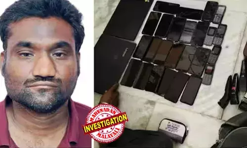 ഒറ്റയ്ക്ക് പോകുന്ന സ്ത്രീകളെയും പ്രായമായവരെയും സഹായിക്കാന്‍ അടുത്തുകൂടും; വിലപിടിപ്പുളള വസ്തുക്കളോ ബാഗോ മോഷ്ടിച്ച് കടന്നുകളയും; മുറിയില്‍ കണ്ടെത്തിയത് ഇരുന്നൂറിലധികം ബാഗുകള്‍; റെയില്‍വേ ജീവനക്കാരന്‍ പിടിയില്‍