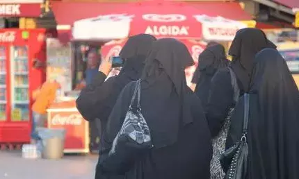 ‘ബുർഖാ ബാൻ..; പൊതുസ്ഥലങ്ങളിൽ ബുർഖയുൾപ്പെടെ മുഖാവരണം നിരോധിച്ചു; പാലിച്ചില്ലെങ്കിൽ 98000 രൂപ പിഴ അടയ്ക്കണം; നിയമം പാസാക്കി സ്വിറ്റ്സര്‍ലാൻഡ്