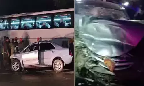 കൊല്ലത്ത് ശബരിമല തീര്‍ഥാടകര്‍ സഞ്ചരിച്ച കാറും ടൂറിസ്റ്റ് ബസും കൂട്ടിയിടിച്ച് രണ്ടു മരണം; മൂന്നു പേര്‍ക്ക് ഗുരുതര പരുക്ക്