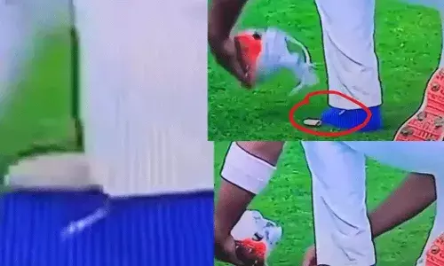 ബുംറ ഷൂ അഴിച്ചപ്പോള്‍ എന്തോ വസ്തു പുറത്ത് ചാടി; കളിയില്‍ ആധിപത്യം നേടാന്‍ നേടാന്‍ സാന്‍ഡ് പേപ്പര്‍ ഉപയോഗിക്കുന്നുവെന്ന് ഒസീസ് ആരാധകന്‍; ഐസിസി അന്വേഷിക്കണമെന്ന് ആവശ്യം; പരിഹസിച്ച് അശ്വിന്‍