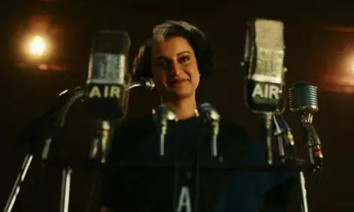 ഇന്ത്യ ഈസ് ഇന്ദിര ആൻഡ് ഇന്ദിര ഈസ് ഇന്ത്യ..; കങ്കണയുടെ എമർജൻസി യുടെ ട്രെയിലർ പുറത്ത്; ചിത്രം ഉടൻ തീയേറ്ററുകളിലേക്ക്