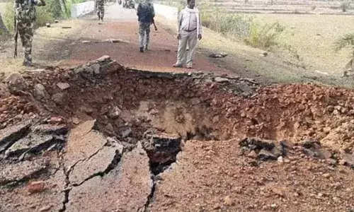 ഛത്തീസ്ഗഡിലെ ബസ്തറില്‍ മാവോയിസ്റ്റ് ആക്രമണത്തില്‍ 9 ജവാന്മാര്‍ക്ക് വീരമൃത്യു; കുത്രു-ബെദ്ര റോഡിലൂടെ ജവാന്മാരുടെ വാഹനം കടന്നുപോകുമ്പോള്‍ ഐഇഡി പൊട്ടിത്തെറിച്ചു; സ്‌കോര്‍പിയോ എസ് യു വിയില്‍ ഉണ്ടായിരുന്നത് 20 ജവാന്മാര്‍; ശക്തമായി തിരിച്ചടിക്കുമെന്ന് സൈന്യം