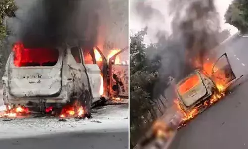 ഹൈദരാബാദില്‍ ഓടിക്കൊണ്ടിരുന്ന കാറിന് തീപിടിച്ചു; കാറിലുണ്ടായിരുന്ന യുവാവും യുവതിയും വെന്തു മരിച്ചു