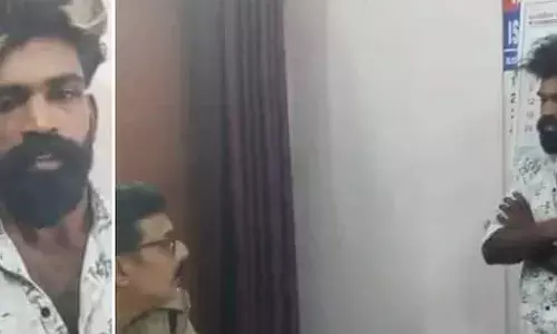 പെണ്‍കുട്ടിയെ സ്‌കൂളിലും ട്യൂഷനും കൊണ്ടുപോയി വിട്ടു; ഫോണ്‍ വാങ്ങി നല്‍കി പ്രണയമാണെന്ന് പറഞ്ഞു; പിന്നാലെ പ്രലോഭിപ്പിച്ച് പീഡനം; ഓട്ടോ ഡ്രൈവര്‍ പിടിയില്‍