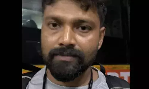 ബസില്‍ കയറിയപ്പോള്‍ മുതല്‍ ശല്യം; സഹിക്കാന്‍ വയ്യാതായതോടെ ബഹളം വെച്ചു; മറ്റു യാത്രക്കാരും ബസിലെ ജീവനക്കാരും ഇടപ്പെട്ടതോടെ ബസ് നേരെ പോലീസ് സ്റ്റേഷനിലേക്ക്; കര്‍ണാടക ട്രാന്‍സ്‌പോര്‍ട്ട് ബസില്‍ യുവതിക്ക് നേരെ ലൈംഗികാതിക്രമം; മലപ്പുറം സ്വദേശി കോഴിക്കോട് പിടിയില്‍