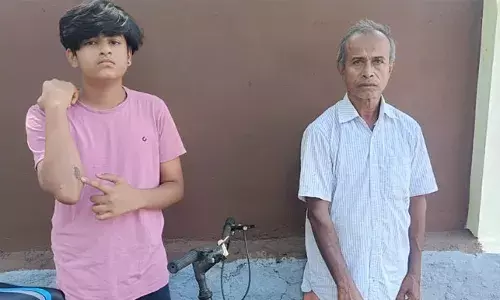 സൈക്കിളില്‍ പോയ വിദ്യാര്‍ഥിക്ക് പിന്നാലെ ശരവേഗത്തില്‍ പാഞ്ഞ കാട്ടുപന്നി കുത്തി വീഴ്ത്തി; തലയിടിച്ച് വീണ കുട്ടി രക്ഷപ്പെട്ടത് ഭാഗ്യത്തിന്; വഴിയേ പോയ വയോധികനെയും ഇടിച്ചു വീഴ്ത്തി