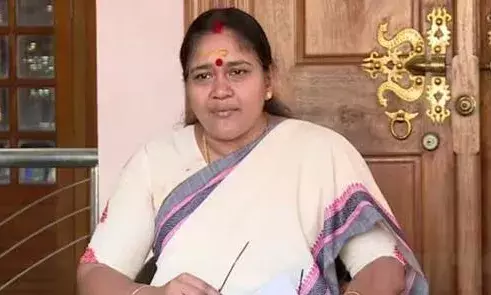 പ്രതിഭ എംഎല്‍എയുടെ മകന്‍ രണ്ട് പഫ് മാത്രമേ വലിച്ചുള്ളൂ എന്നു പറയാന്‍ മന്ത്രി സജി ചെറിയാന് നാണമില്ലേയെന്ന് ശോഭാ സുരേന്ദ്രന്‍; മകന്‍ കേസില്‍ പെട്ടാല്‍ അമ്മയാണോ ഉത്തരവാദിയെന്നും ചോദിച്ച് ബിജെപി നേതാവ്