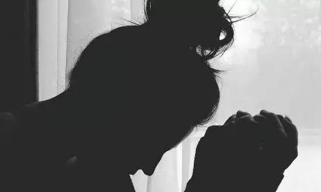 വനിതാ ഡോക്ടറെ സഹപ്രവർത്തകൻ ഭീഷണിപ്പെടുത്തി ബലാത്സംഗം ചെയ്തു; അതിക്രമം ആൾത്താമസമില്ലാത്ത ഹോസ്റ്റലിൽ വെച്ച്; യുവാവ് അറസ്റ്റിൽ