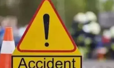 നിയന്ത്രണം വിട്ടെത്തിയ ബസ് മീൻ വണ്ടിയിൽ ഇടിച്ചു; അപകടം പാലത്തിൽ വെച്ച് ഓവർടേക്കിങ്ങിന് ശ്രമിക്കവേ; ഡ്രൈവർക്ക് ഗുരുതര പരിക്ക്; സംഭവം തൃശൂരിൽ