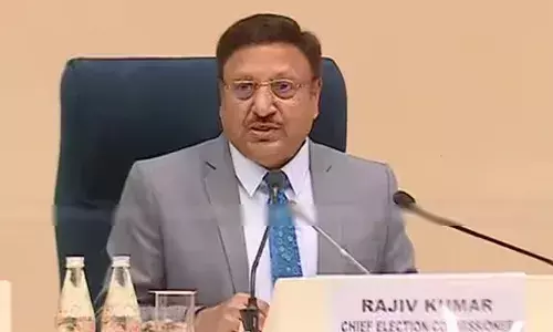 ഡല്‍ഹി നിയമസഭ തെരഞ്ഞെടുപ്പ് തീയതി പുറത്തുവിട്ട് അപ്രതീക്ഷിത വിരമിക്കല്‍ പ്രഖ്യാപനം;  അവസാന വാര്‍ത്താ സമ്മേളനമെന്ന് മുഖ്യ തെരഞ്ഞെടുപ്പ് കമ്മീഷണര്‍; ഇനി ജീവകാരുണ്യ പ്രവര്‍ത്തനം; അഞ്ച് മാസം ഹിമാലയത്തില്‍ ധ്യാനമിരിക്കും