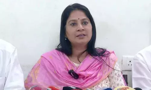 ആലപ്പുഴ എക്‌സൈസ് ഡെപ്യൂട്ടി കമ്മീഷണറെ സ്ഥലം മാറ്റിയതിന് മകന്റെ കേസുമായി ബന്ധമില്ല; കേസില്‍ നിന്ന് ഒഴിവാക്കാന്‍ ആവശ്യപ്പെട്ടിട്ടില്ല;  മകന്‍ ഒരു തെറ്റും ചെയ്തിട്ടില്ലെന്നാണ് ഇപ്പോഴും വിശ്വാസം; വലിയ വേട്ടയാടലാണ് തനിക്കെതിരെ നടന്നതെന്ന് യു. പ്രതിഭ