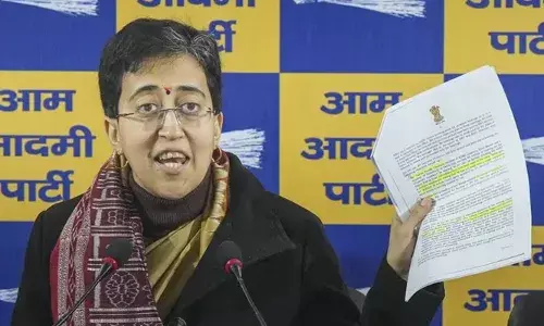 മുഖ്യമന്ത്രിക്ക് അനുവദിച്ച വസതി കത്ത് മുഖേന റദ്ദാക്കി;  ഔദ്യോഗിക വസതിയില്‍നിന്ന് പുറത്താക്കി; കേന്ദ്രസര്‍ക്കാരിനെതിരെ ആരോപണവുമായി അതിഷി