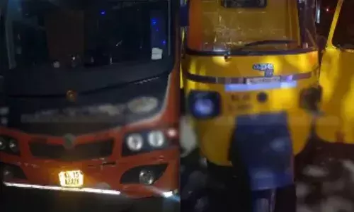 വടക്കാഞ്ചേരിയില്‍ കെ.എസ്.ആര്‍.ടി.സി. സ്വിഫ്റ്റ് ബസ്സും പെട്ടി ഓട്ടോറിക്ഷയും കൂട്ടിയിടിച്ച് അപകടം; നാലു വയസുകാരിക്ക് ദാരുണ മരണം