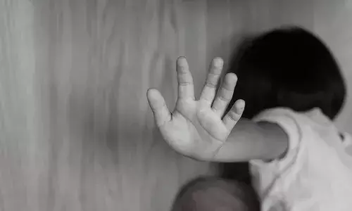 പതിമൂന്നുകാരിയായ മകളെ പീഡിപ്പിച്ച് ഗര്‍ഭിണിയാക്കിയ കേസ്; പിതാവിന് മരണം വരെ തടവും പിഴയും വിധിച്ച് പോക്‌സോ കോടതി