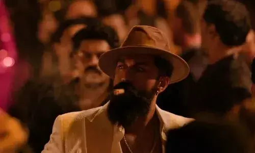 യാഷിന്റെ പിറന്നാൾ ദിനത്തിൽ വമ്പൻ അപ്ഡേറ്റ്; ടോക്സിക് ന്റെ ആദ്യ ദൃശ്യങ്ങള്‍ പുറത്ത്; ബർത്ത്ഡേ പീക്ക് വിഡിയോയിൽ കസറി റോക്കിംഗ് സ്റ്റാർ; വീഡിയോ കാണാം