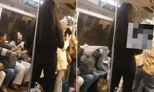 ഇതാണോ ലേഡീസ് കമ്പാർട്ട്മെന്‍റ് ?; ശരീരത്തില്‍ മുട്ടിയുള്ള സ്ത്രീയുടെ നില്‍പ്പ് രസിച്ചില്ല; ദില്ലി മെട്രോയിൽ സ്ത്രീകളുടെ കയ്യാങ്കളി; വീഡിയോ വൈറൽ