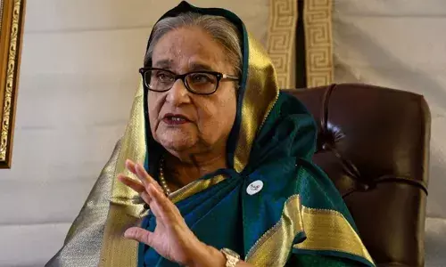 ഷെയ്ഖ് സഹീനയെ ബംഗ്ലാദേശിന് വിട്ടുകൊടുക്കില്ല; ഹസീനയുടെ വിസാ കാലാവധി നീട്ടി ഇന്ത്യ; നീക്കം തിരിച്ചയക്കാന്‍ ബംഗ്ലാദേശ് സമ്മര്‍ദം തുടരുന്നതിനിടെ