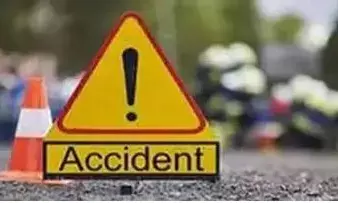 യോഗ ക്ലാസിന് പോകുന്നതിനിടെ അപകടം; സ്കൂട്ടറിൽ പിക്കപ്പ് വാഹനമിടിച്ചു; നഴ്സിന് ഗുരുതര പരിക്ക്; സംഭവം താമരശ്ശേരിയിൽ