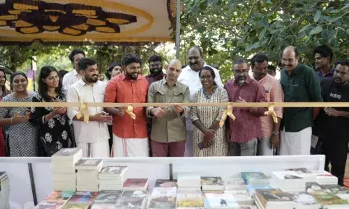 ഡിവൈഎഫ്‌ഐ സംഘടിപ്പിക്കുന്ന യുവധാര യൂത്ത് ലിറ്ററേച്ചര്‍ ഫെസ്റ്റിവലിന് തുടക്കമായി