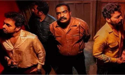 തിരിച്ച് വരവ് ഗംഭീരമാക്കി ആഷിഖ് അബു; ബോക്സോഫീസിൽ കുതിപ്പ് തുടർന്ന് റൈഫിള്‍ ക്ലബ്ബ്;  നൂറിലധികം സ്ക്രീനുകളുമായി റൈഫിൾ ക്ലബ് നാലാം വാരത്തിലേക്ക്