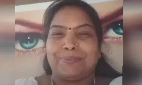 വീട് ജപ്തി ചെയ്യാന്‍ ബാങ്ക് ഉദ്യോഗസ്ഥരെത്തി; വീട്ടിനുള്ളില്‍നിന്നും മണ്ണെണ്ണ ഒഴിച്ച് തീകൊളുത്തിയ 48കാരി മരിച്ചു; അന്ത്യം, തൃശ്ശൂര്‍ മെഡിക്കല്‍ കോളജില്‍ ചികിത്സയിലിരിക്കെ