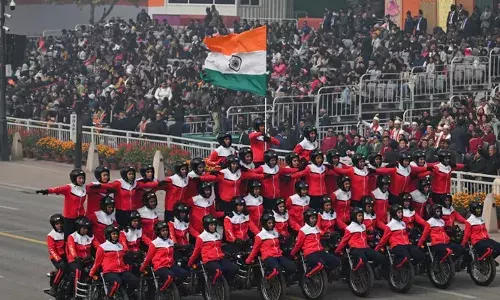 ഇന്ത്യയുടെ പരമ്പരാഗത കലകള്‍ക്ക് ഒപ്പം ക്രിയാത്മകമായ സമ്പദ് ഘടന പ്രമേയമാക്കിയും നിശ്ചലദൃശ്യം; റിപ്പബ്ലിക് ദിന പരേഡില്‍ പ്രത്യേക അതിഥികളായി 22 കേരളീയരും