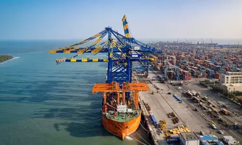 വിഴിഞ്ഞം തുറമുഖത്തിന്റെ പേരില്‍ വ്യാജ ഓഫിസും ലെറ്റര്‍ പാഡും സീലും; ഉന്നത ഉദ്യോഗസ്ഥനെന്ന് തെറ്റിദ്ധരിപ്പിച്ച് ജോലി വാഗ്ദാനം ചെയ്ത് പണം തട്ടിയത് നിരവധി പേരില്‍ നിന്നും: യുവാവ് അറസ്റ്റില്‍