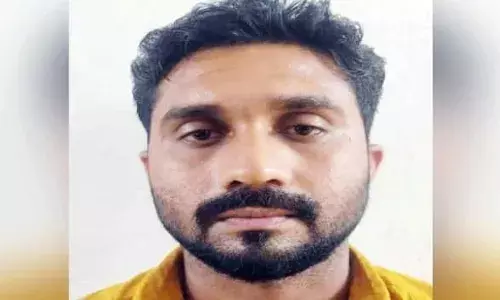 ലഹരിമരുന്ന് കടത്തുന്നതിനിടെ പൊലീസിനെ കണ്ട് ഓടി രക്ഷപ്പെട്ടു; ഒളിവിലായിരുന്ന പ്രതിക്കായി പൊലീസ് അന്വേഷണം ഊർജിതമാക്കി; ഒടുവിൽ തന്ത്രപരമായ നീക്കത്തിലൂടെ പ്രതിയെ വലയിലാക്കി പൊലീസ്