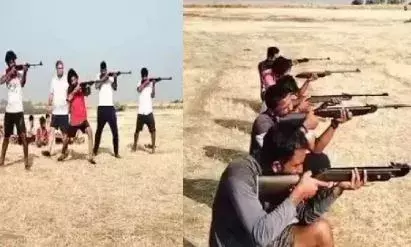 ആയുധമെടുത്ത് കളി വേണ്ട..; യുവാക്കൾക്ക് തോക്കുകൾ ഉൾപ്പെടെയുള്ള ആയുധങ്ങൾ ഉപയോഗിക്കാൻ പരിശീലനം; ഭീതിയിൽ നാട്ടുകാർ; രാമസേനാംഗങ്ങൾക്കെതിരെ കേസെടുത്തു; സംഭവം കർണാടകയിൽ