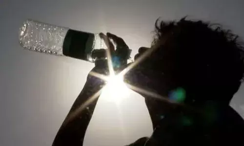 ഇന്നും നാളെയും സംസ്ഥാനം ചുട്ടുപൊള്ളും: 2 ഡിഗ്രി സെല്‍ഷ്യസ് മുതല്‍ 3 വരെ ഉയരാന്‍ സാധ്യത:ഉയര്‍ന്ന താപനിലയും ഈര്‍പ്പമുള്ള വായുവും കാരണം ചൂടും അസ്വസ്ഥതയുമുള്ള കാലാവസ്ഥയ്ക്ക് സാധ്യത: മുന്നറിയിപ്പുമായി കാലാവസ്ഥ വകുപ്പ്