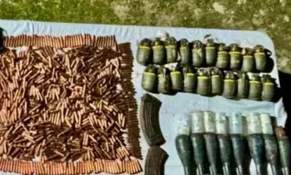 രഹസ്യവിവരത്തെ തുടർന്ന് പരിശോധന; കാട്ടിൽ വ്യാപക തിരച്ചിൽ; ബോർ ബാരൽ അടക്കം തോക്കുകളും തിരകളും കണ്ടെടുത്തു; പിന്നിൽ നക്സലുകളെന്ന് സംശയം; സംഭവം ചിക്കമംഗളൂരുവിൽ