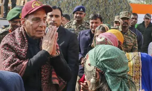 പാക് അധീന കശ്മീര്‍ ഇല്ലാതെ ജമ്മു കശ്മീര്‍ അപൂര്‍ണം; കശ്മീര്‍ ജനതയെ കേന്ദ്രസര്‍ക്കാരുമായി കൂടുതല്‍ അടുപ്പിക്കുന്നതില്‍ ഒമര്‍ അബ്ദുള്ളയുടെ പ്രവര്‍ത്തനങ്ങള്‍ പ്രശംസനീയമെന്ന് രാജ്‌നാഥ് സിങ്