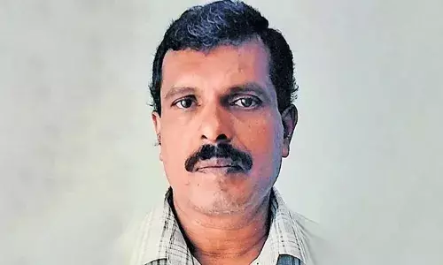 മരിച്ചെന്ന് കരുതി മംഗളൂരുവിലെ ആശുപത്രിയില്‍ നിന്നും നാട്ടിലേക്ക്; മോര്‍ച്ചറിയിലേക്ക് മാറ്റവേ മൃതദേഹത്തിന് അനക്കമുള്ളതായി സംശയം: സംസ്‌ക്കാരത്തിനുള്ള ഒരുക്കങ്ങള്‍ നടക്കവെ ജീവിതത്തിലേക്ക് തിരികെ കയറി പവിത്രന്‍