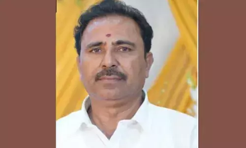 വടശേരിക്കര പാലത്തില്‍ വഴിവക്കില്‍ ഇരുന്ന് മൂത്രമൊഴിച്ച ശബരിമല തീര്‍ഥാടകന്‍ ഷോക്കേറ്റു മരിച്ചു: വൈദ്യുതി പ്രവഹിച്ചത് സമീപത്തെ കേബിളില്‍ നിന്ന്: മരിച്ചത് തമിഴ്നാട് സ്വദേശി