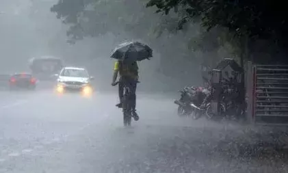 വാനം വീണ്ടും ഇരുളുന്നു..; സംസ്ഥാനത്ത് ഇന്ന് ഇടിമിന്നലോടെ ശക്തമായ മഴക്ക് സാധ്യത; ഈ ദിവസം നാല് ജില്ലകളിൽ മഞ്ഞ അലർട്ട്; മുന്നറിയിപ്പ് നൽകി കേന്ദ്രകലാവസ്ഥ വകുപ്പ്!