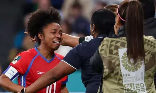 വനിതാ ഫുട്ബോള്‍ താരം മാർട്ട കോക്‌സിനെതിരെ ശരീരാധിക്ഷേപം; താരം ടീം വിടുമെന്ന് വിശദമാക്കിയതിന് പിന്നാലെ ക്ഷമാപണം; പനാമ ഫുട്ബോൾ അസോസിയേഷൻ പ്രസിഡന്റിനെ 6 മാസത്തേക്ക് വിലക്കി ഫിഫ