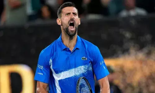 ഓസ്‌ട്രേലിയന്‍ ഓപ്പണ്‍സ്; കിരീടമെന്ന സ്വപ്‌നത്തിലേക്ക് അടുത്ത് സെര്‍ബിയന്‍ ഇതിഹാസം; മൂന്നാം റൗണ്ടില്‍ ചെക്ക് റിപ്പബ്ലിക്കിന്റെ തോമസ് മച്ചാക്കിനെ വീഴ്ത്തി ജോക്കോവിച്ച്