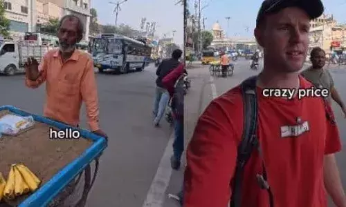 എന്റെ നാട്ടിൽ ഈ വിലക്ക് കുറഞ്ഞത് എട്ട് പഴമെങ്കിലും കിട്ടും; കച്ചടവടക്കാരൻ ഒരു പഴത്തിന് വില പറഞ്ഞത് 100 രൂപ; വില കേട്ട് ഞെട്ടി വിദേശ ടൂറിസ്റ്റ്; ഹൈദരാബാദിൽ നിന്നുള്ള വീഡിയോ വൈറൽ