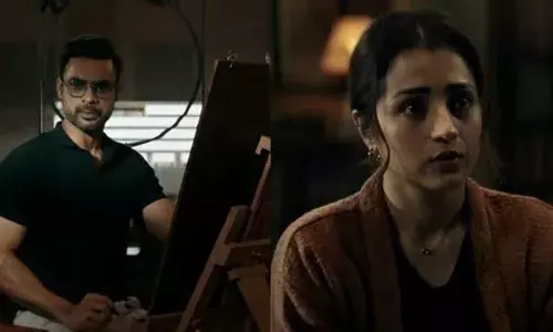 ത്രില്ലടപ്പിച്ച് മൂന്നാം വാരത്തിലേക്ക്; ടൊവിനോ തോമസിന് മറ്റൊരു ബ്ലോക്ക് ബസ്റ്റർ ഹിറ്റ് കൂടി; ഐഡന്റിറ്റി യുടെ കളക്ഷൻ കണക്കുകൾ പുറത്ത്