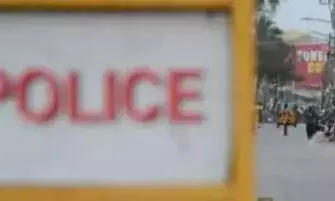 ഡ്യൂട്ടി കഴിഞ്ഞ് വീട്ടിലേക്ക് മടങ്ങവേ പോലീസുകാരിയോട് ചെയ്തത്; പിറകെ ചെയ്‌സ് ചെയ്തിട്ടും കിട്ടിയില്ല; രണ്ടുപേർക്കായി തിരച്ചിൽ ശക്തം; ദൃശ്യങ്ങൾ പുറത്ത്; സംഭവം ചെന്നൈയിൽ