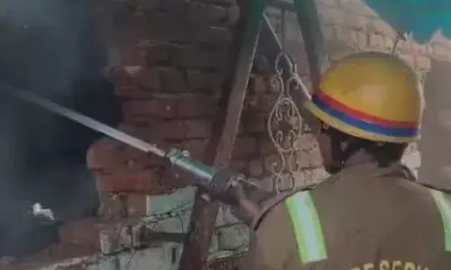 രാത്രി ഉറങ്ങിക്കിടക്കുമ്പോൾ വീടിന് തീപിടിച്ചു; തീ ആളിക്കത്തിയത് അറിഞ്ഞില്ല; പിന്നാലെ ദാരുണ അപകടം;കുട്ടികൾ ഉൾപ്പെടെ ഒരു കുടുംബത്തിലെ നാല് പേർ വെന്ത് മരിച്ചു; രണ്ടുപേരെ രക്ഷിച്ചു